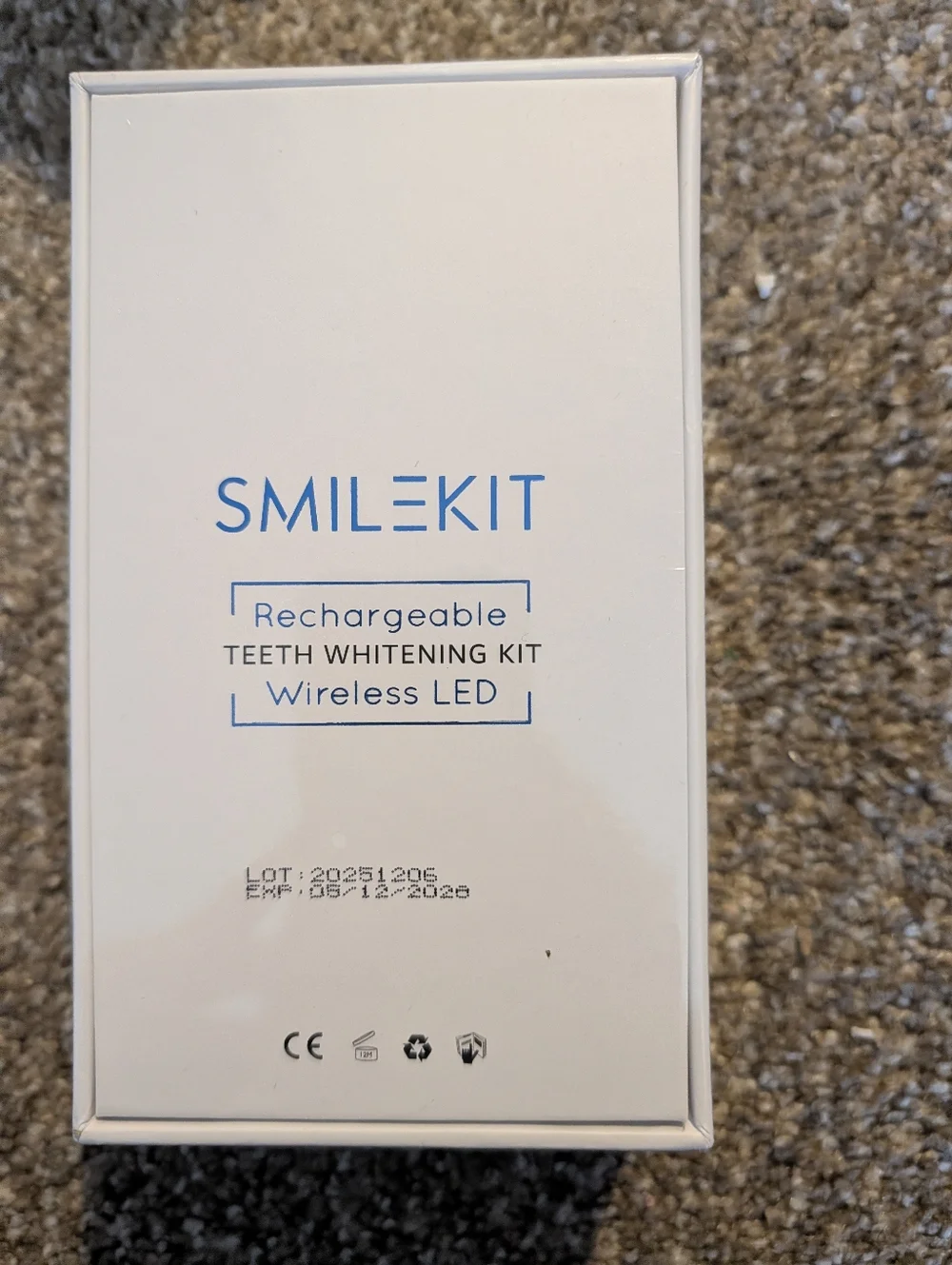NWT Rechargeable Wireless LED Teeth Whitening Kit - Blue/White